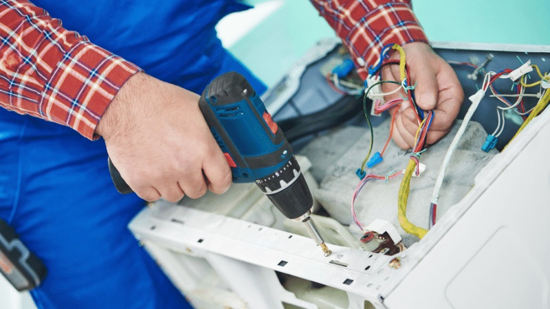 Şereflikoçhisar Smeg Smeg çamaşır makinesi kart tamiri – Su almama arızası orijinal parça ile giderildi. - Teknik servis örneği
